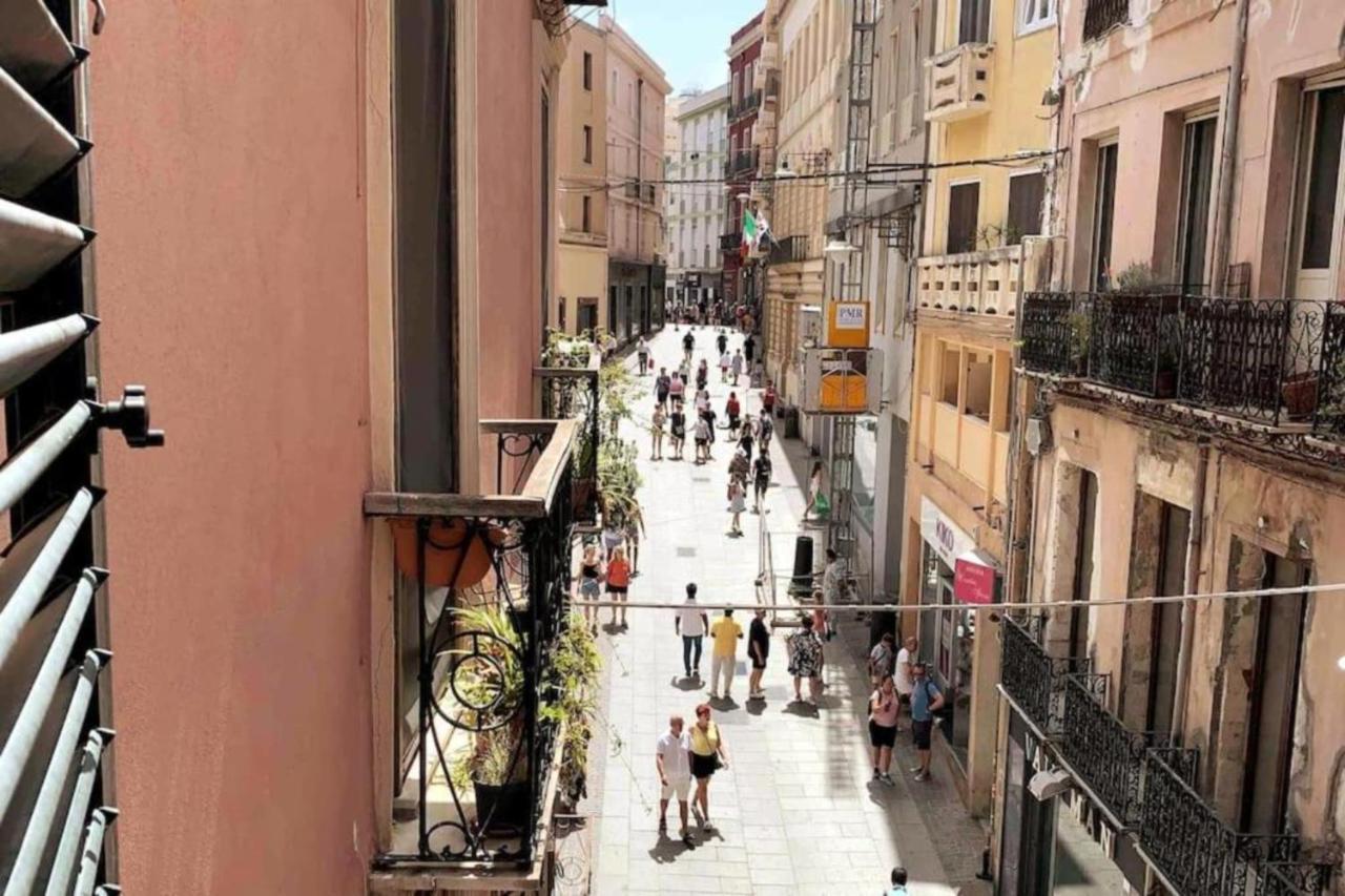 Appartamento Cagliari Centro Con Vista Sul Porto Exterior foto