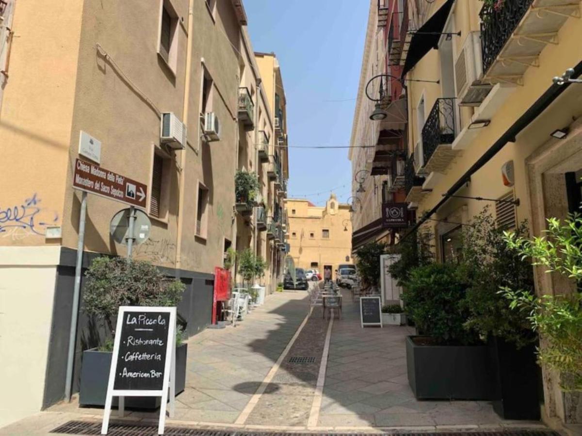 Appartamento Cagliari Centro Con Vista Sul Porto Exterior foto