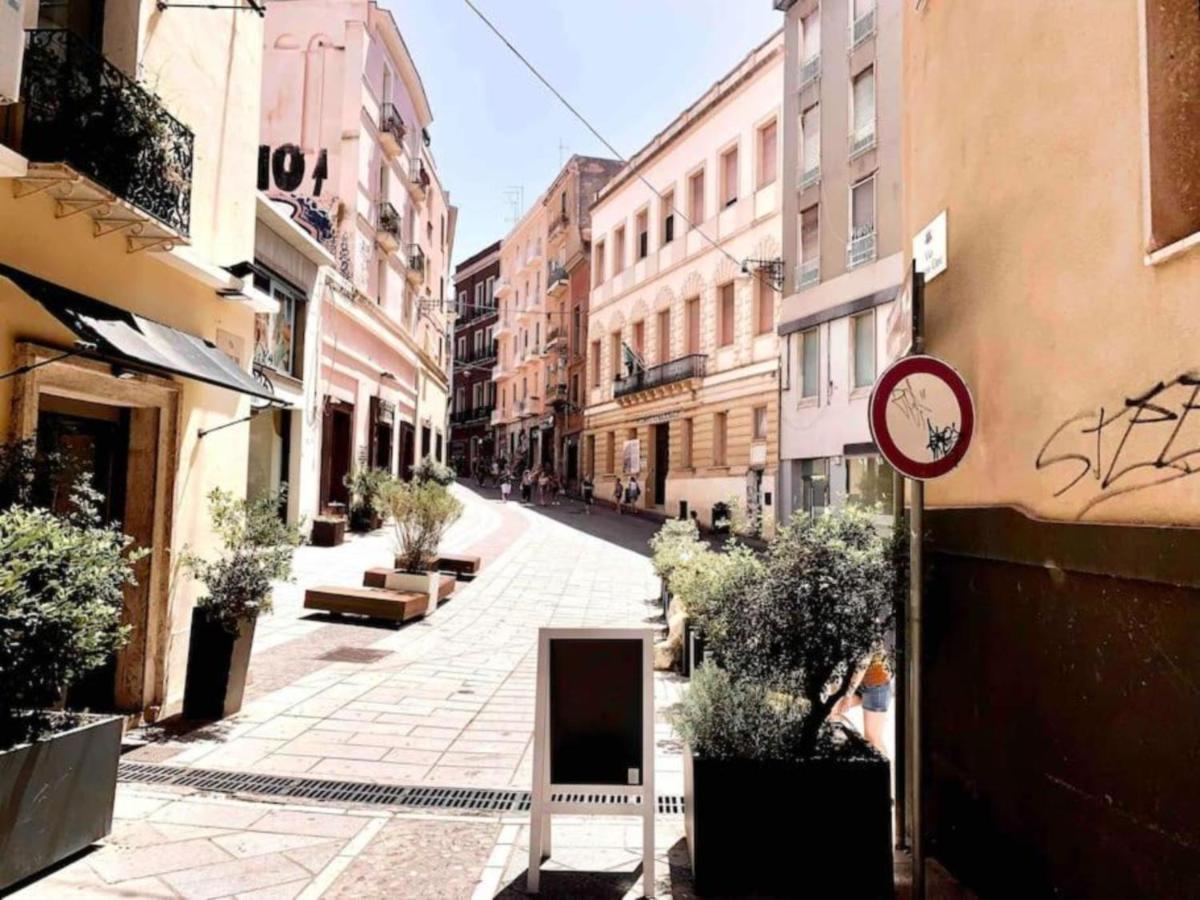 Appartamento Cagliari Centro Con Vista Sul Porto Exterior foto