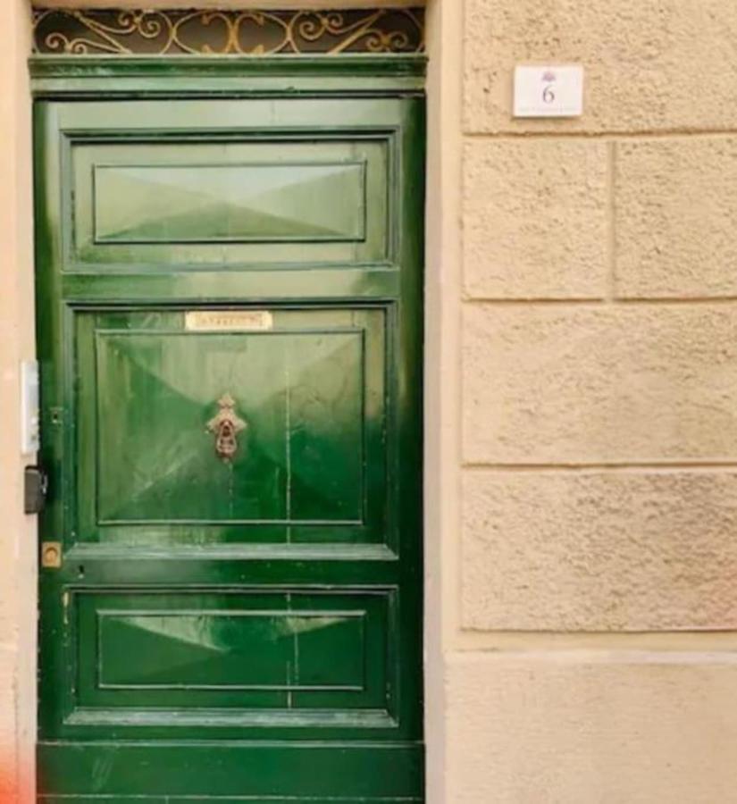 Appartamento Cagliari Centro Con Vista Sul Porto Exterior foto
